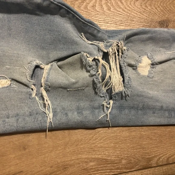 H&M Men's Light Blue Ripped Jeans - Picture 6 of 6